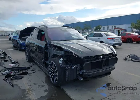 2023 Maserati Grecale Modena z USA, uszkodzony, nr VIN ZN682AVMXP7409279